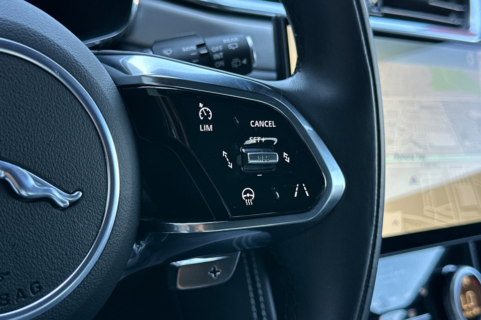 2025 Jaguar F-PACE P250 R-Dynamic S photo 26