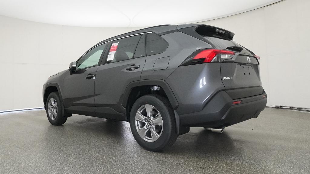 2025 Toyota RAV4 XLE photo 10