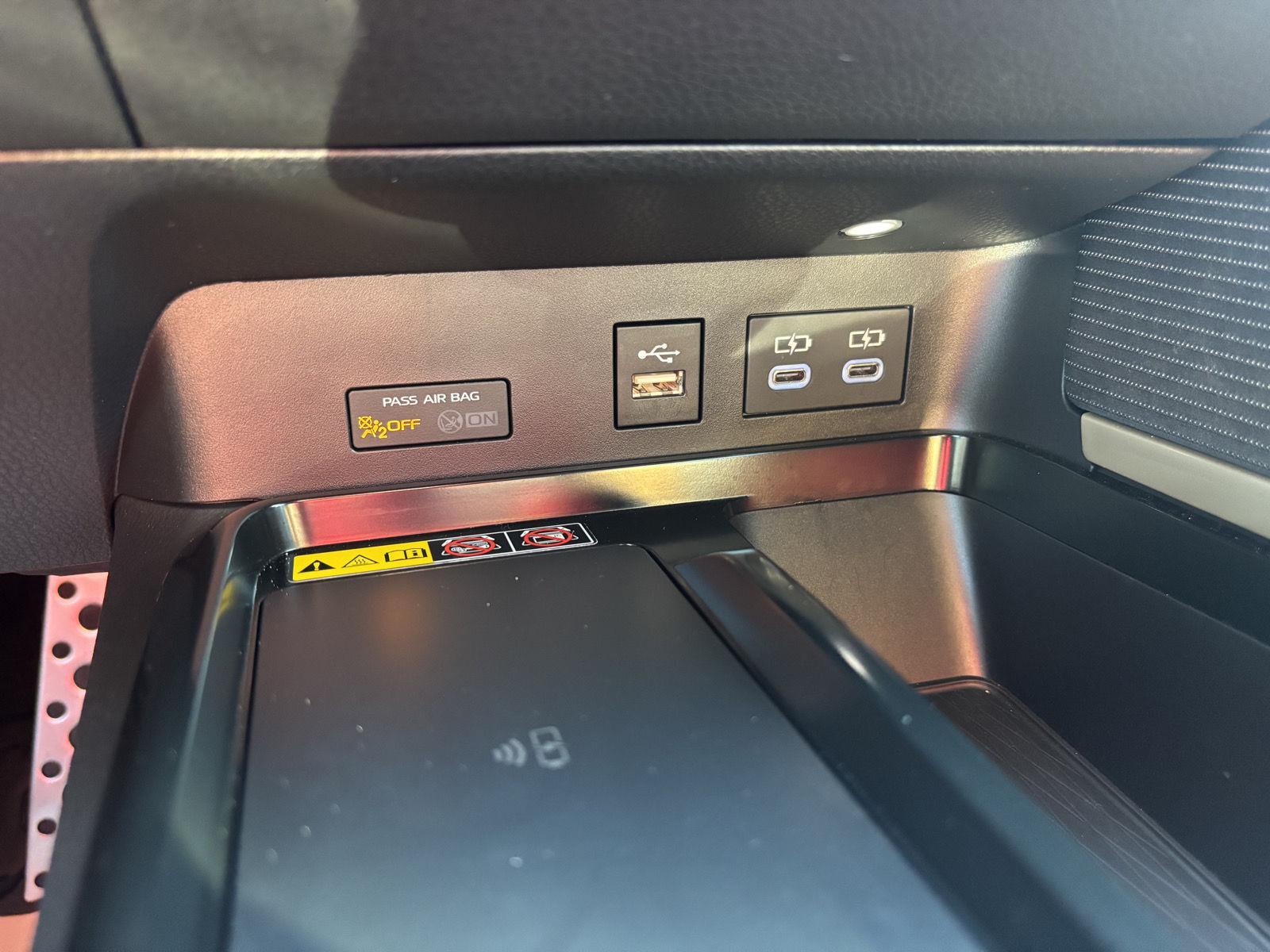2025 Toyota Camry SE photo 26