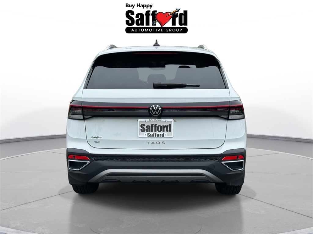 2025 Volkswagen Taos SE photo 3
