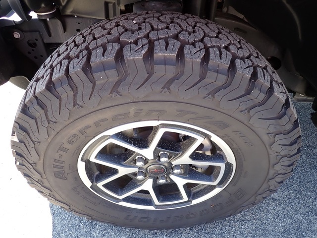 2025 Jeep Wrangler Rubicon photo 11