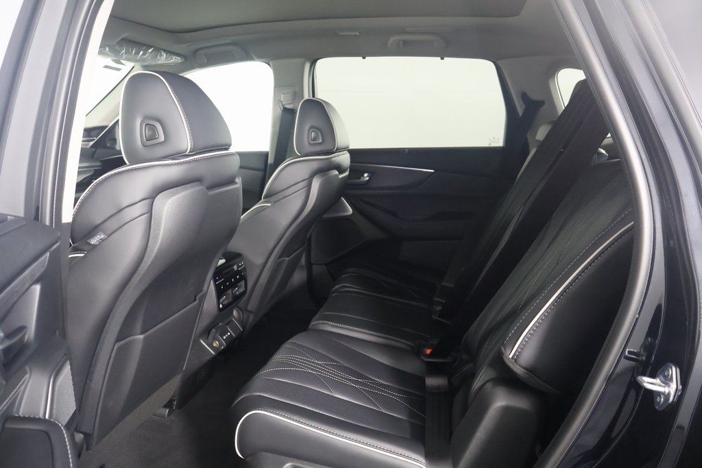 2026 Acura MDX SH-AWD Advance photo 6