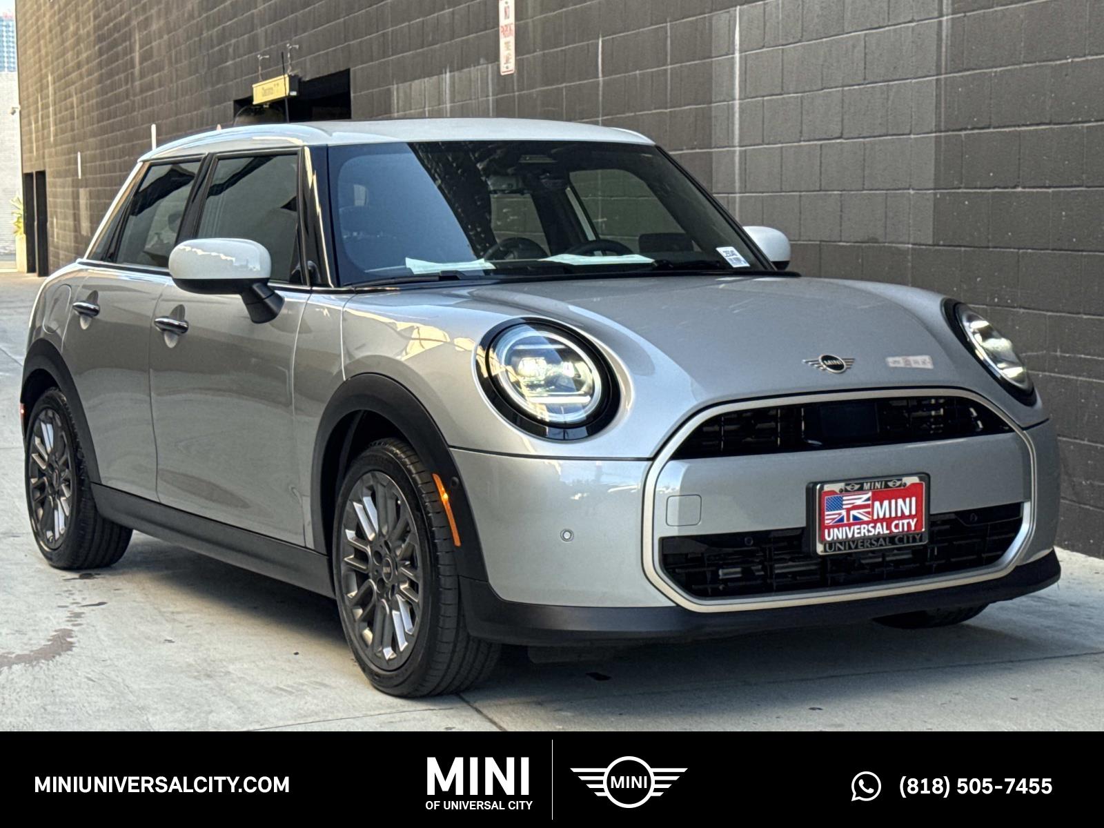 2025 MINI Hardtop 4 Door Base's photo