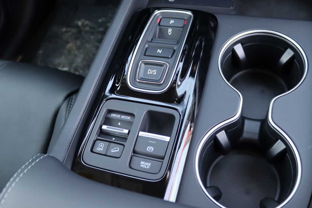 2025 Honda Pilot Touring photo 23