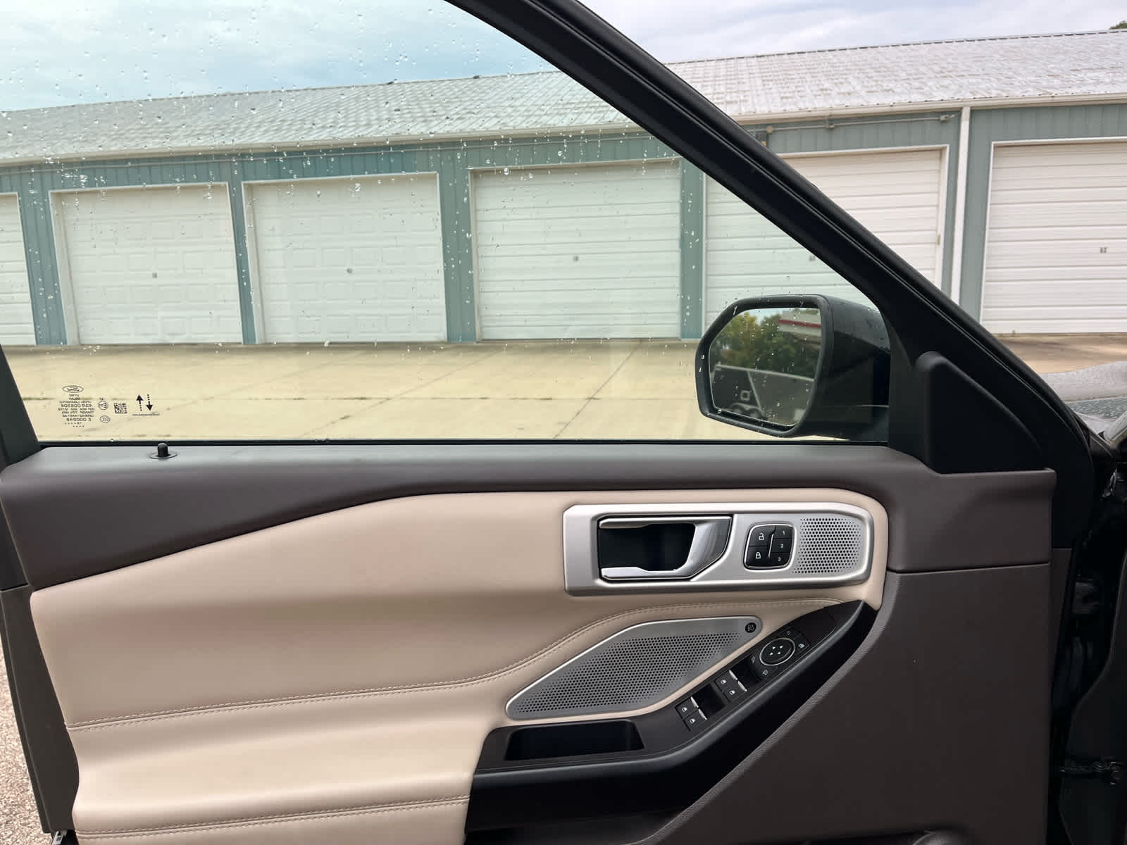 2020 Ford Explorer Platinum photo 15