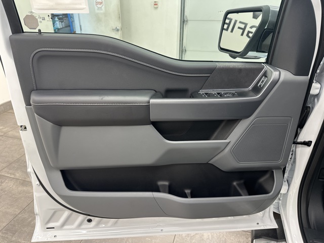 2025 Ford F-150 XLT photo 11