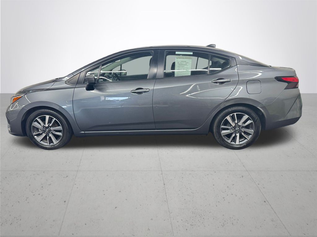 2023 Nissan Versa 1.6 SV photo 2