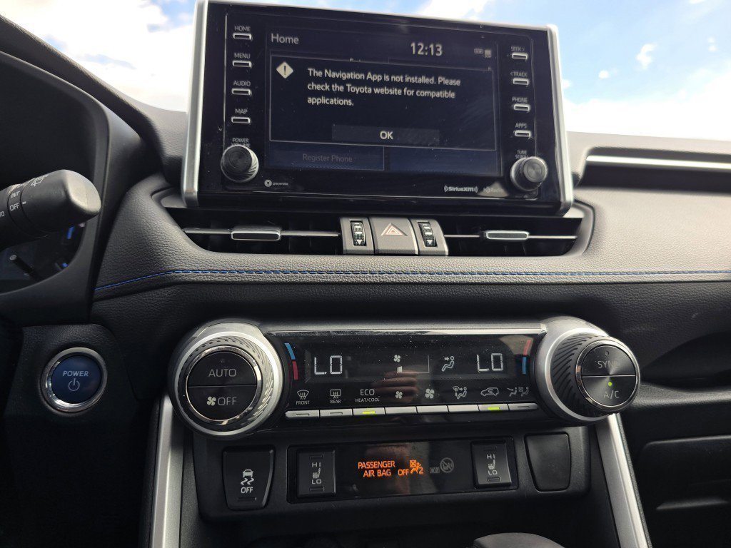 2020 Toyota RAV4 Hybrid XSE photo 3