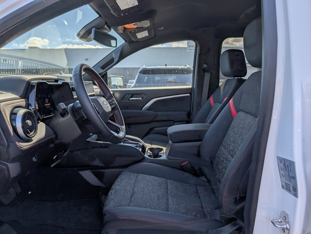 2024 Chevrolet Colorado Z71 photo 7