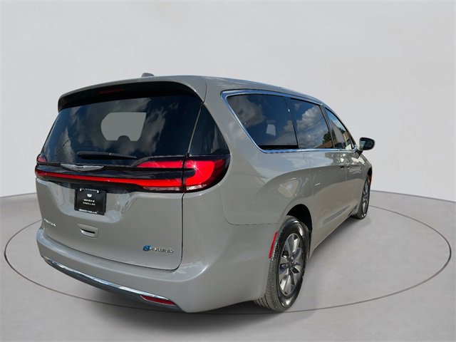 2022 Chrysler Pacifica Hybrid Touring L photo 34