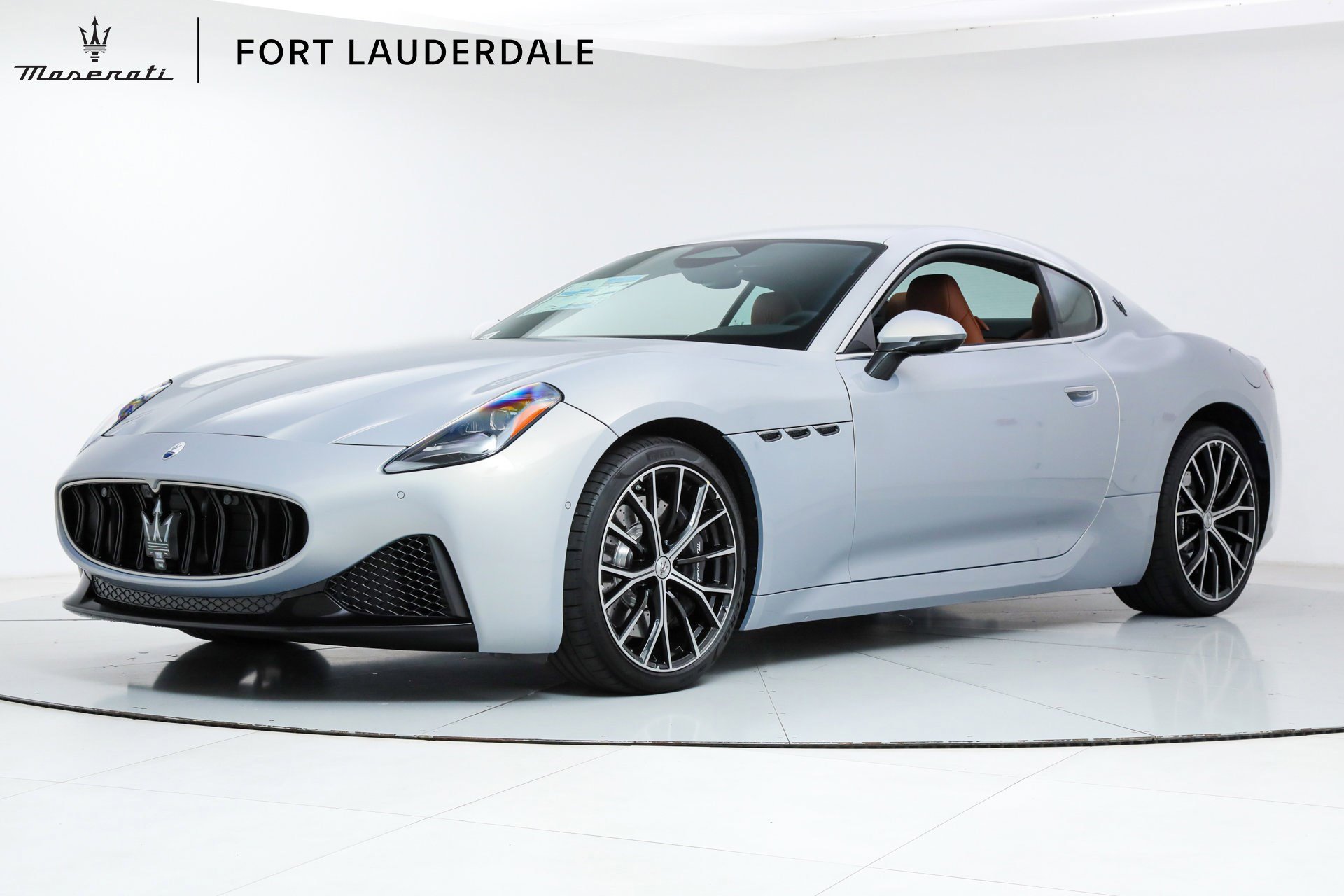 Maserati GranTurismo's photo