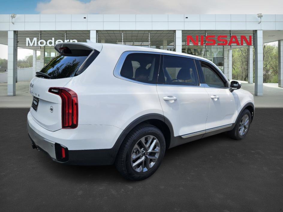 2024 Kia Telluride LX photo 4