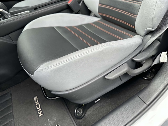2023 Nissan Kicks SR photo 15