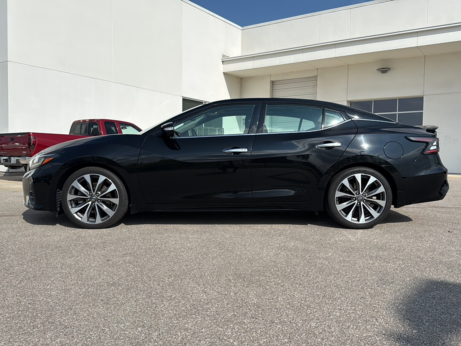 2019 Nissan Maxima Platinum photo 2