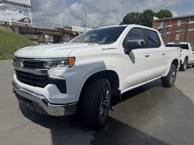 2025 Chevrolet Silverado 1500 LT photo 4