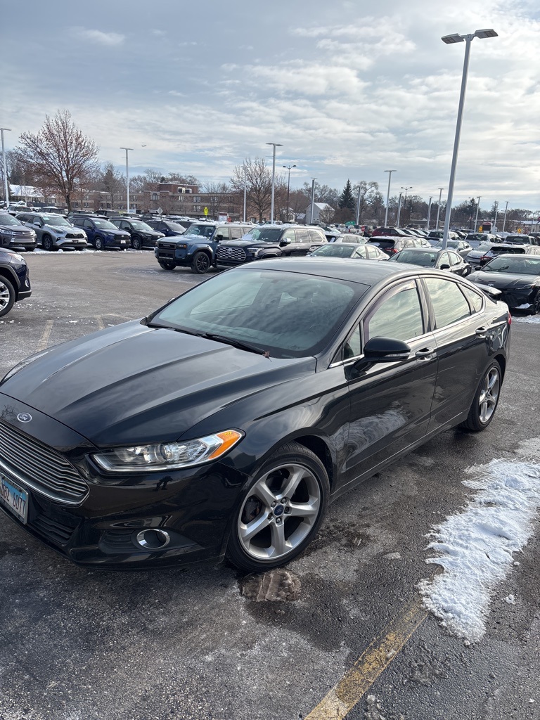 2015 Ford Fusion SE's photo