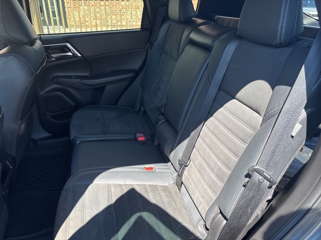 2023 Mitsubishi Outlander SE photo 13