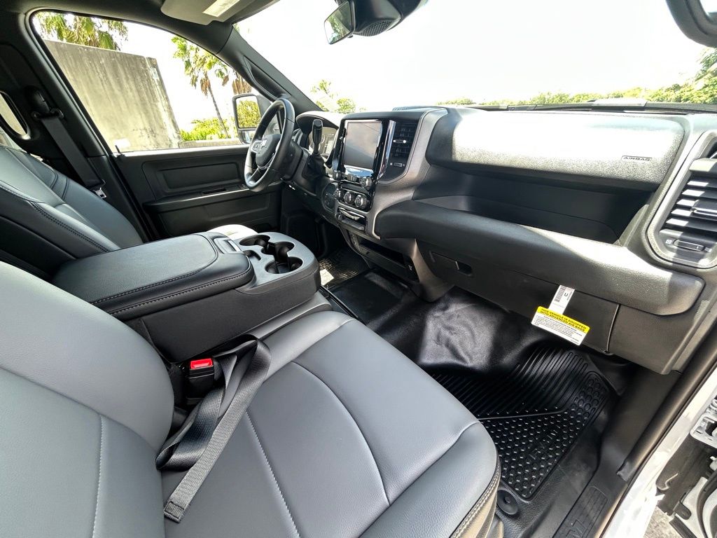 2026 Ram 3500 Tradesman photo 29