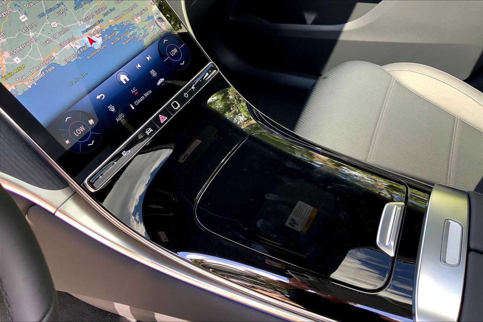 2026 Mercedes Benz GLC 300 4MATIC photo 4