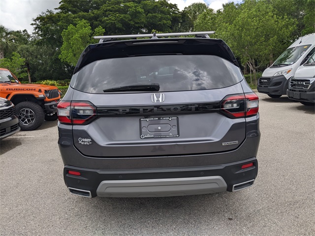 2023 Honda Pilot Touring photo 4