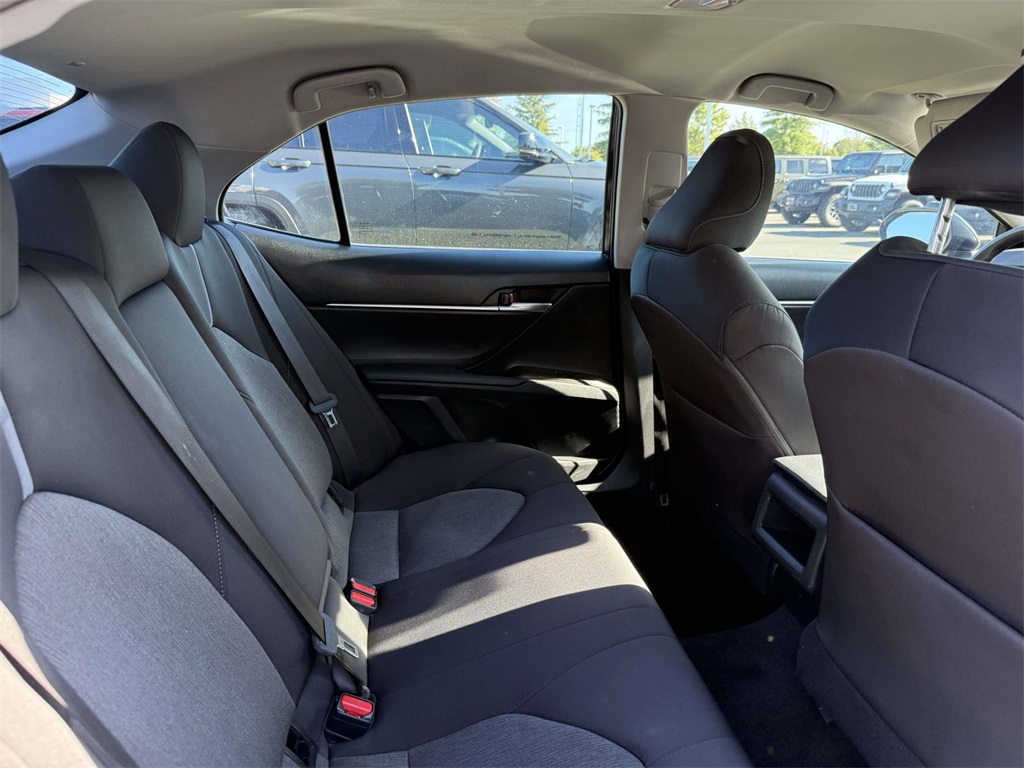 2021 Toyota Camry LE photo 12