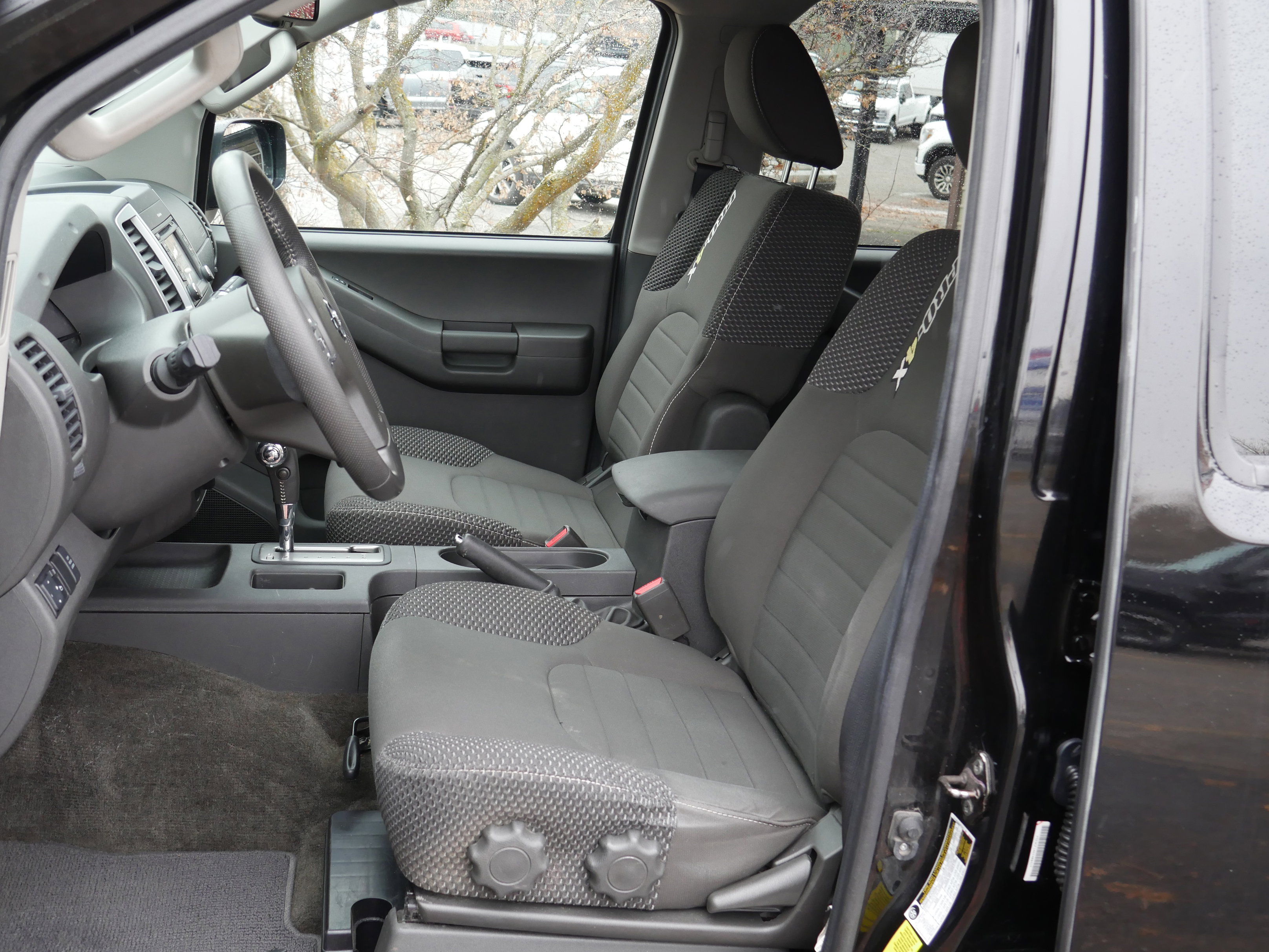 2014 Nissan Xterra PRO-4X photo 2