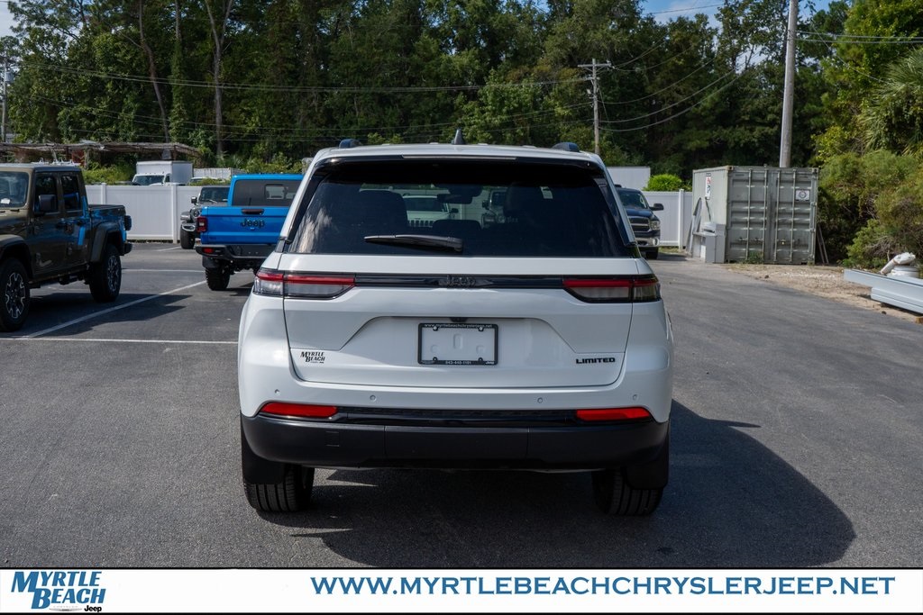 2025 Jeep Grand Cherokee Limited photo 3