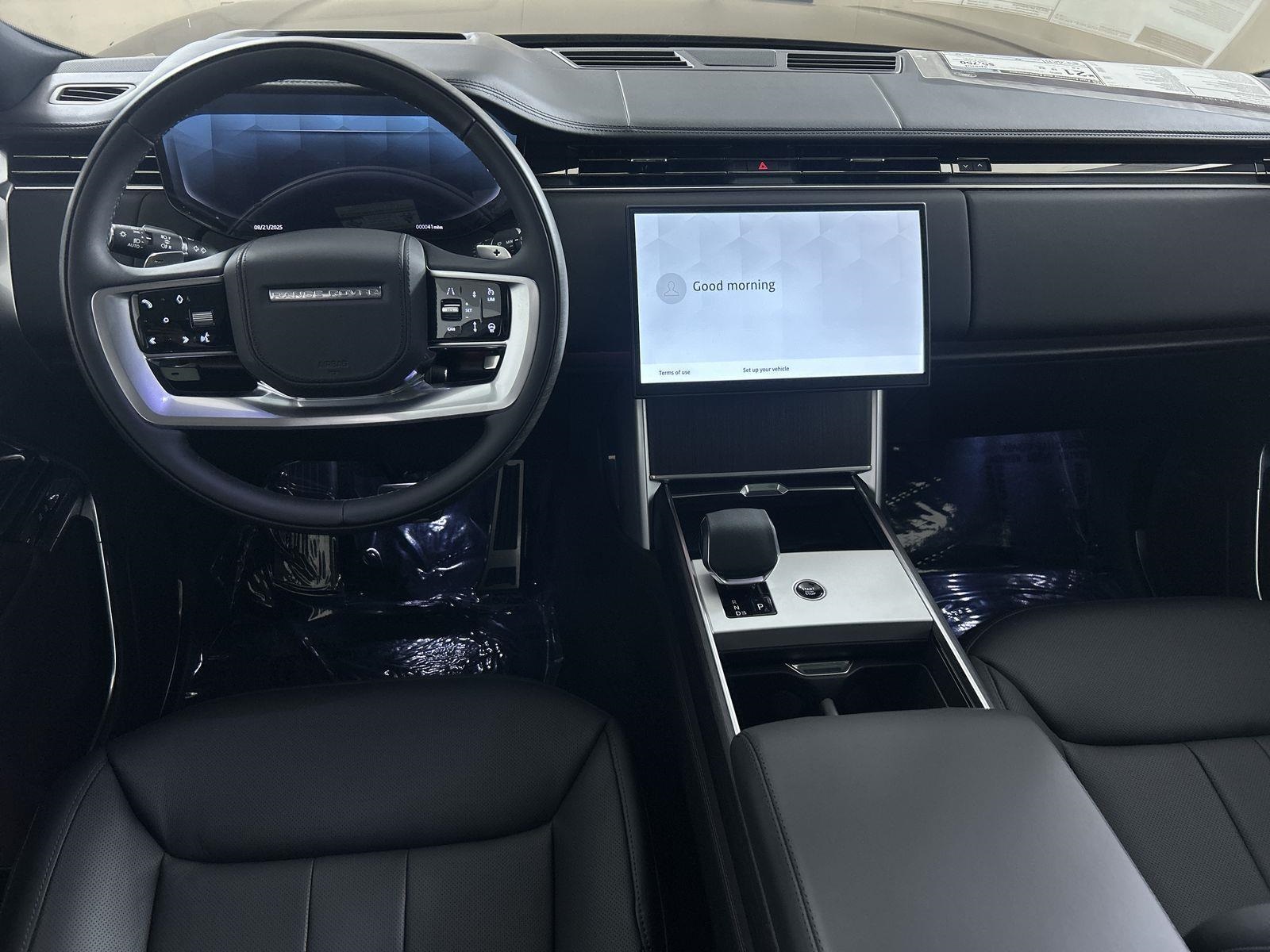 2025 Land Rover Range Rover SE photo 9