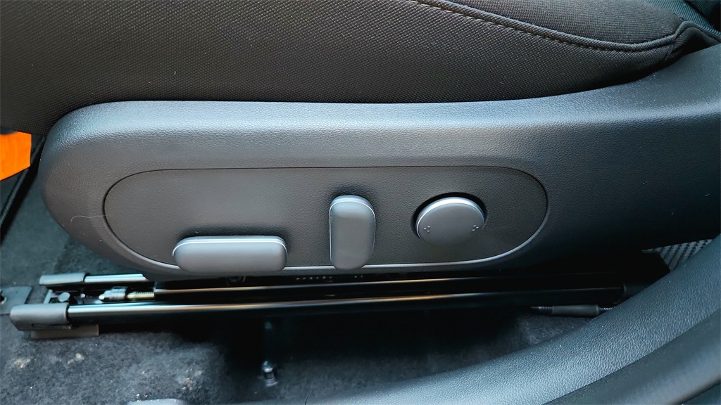2026 Hyundai Kona SEL photo 34
