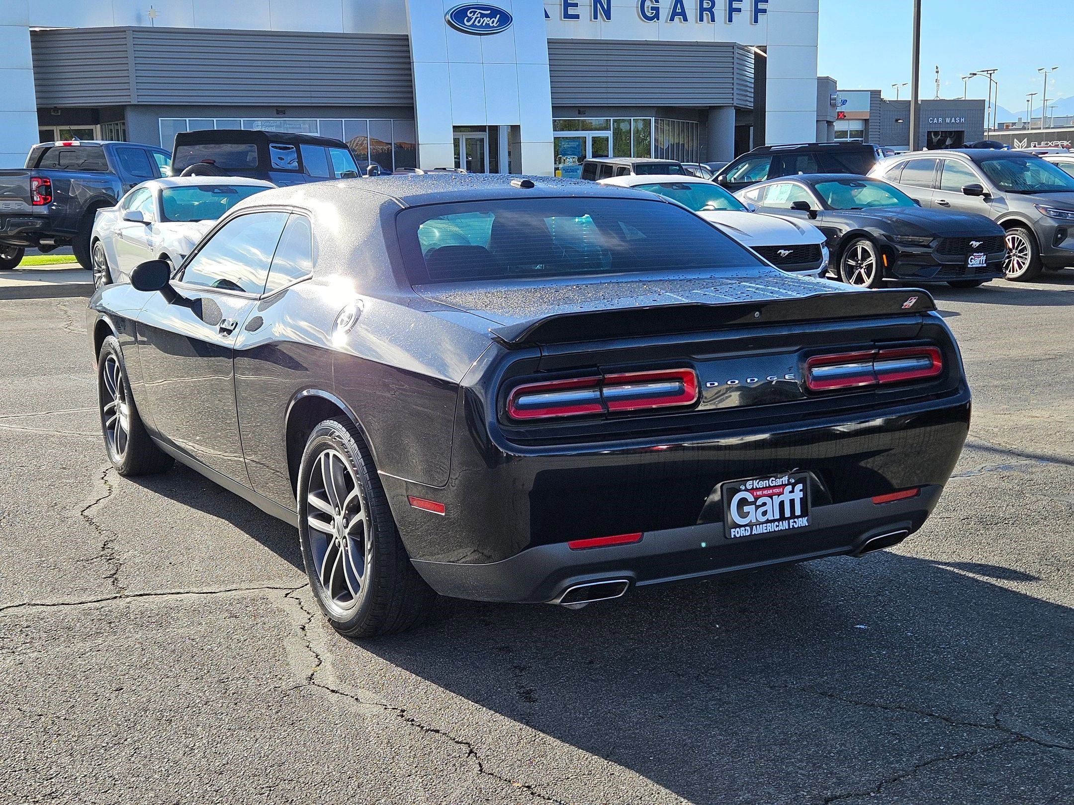2019 Dodge Challenger SXT photo 4