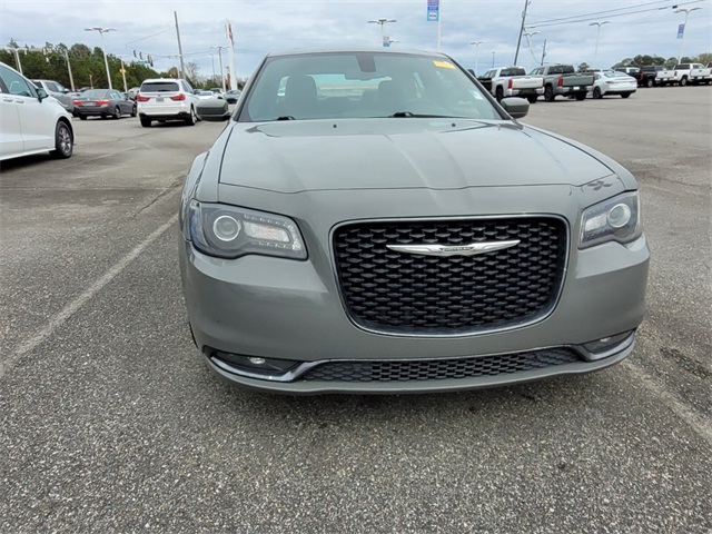 2019 Chrysler 300 S photo 3