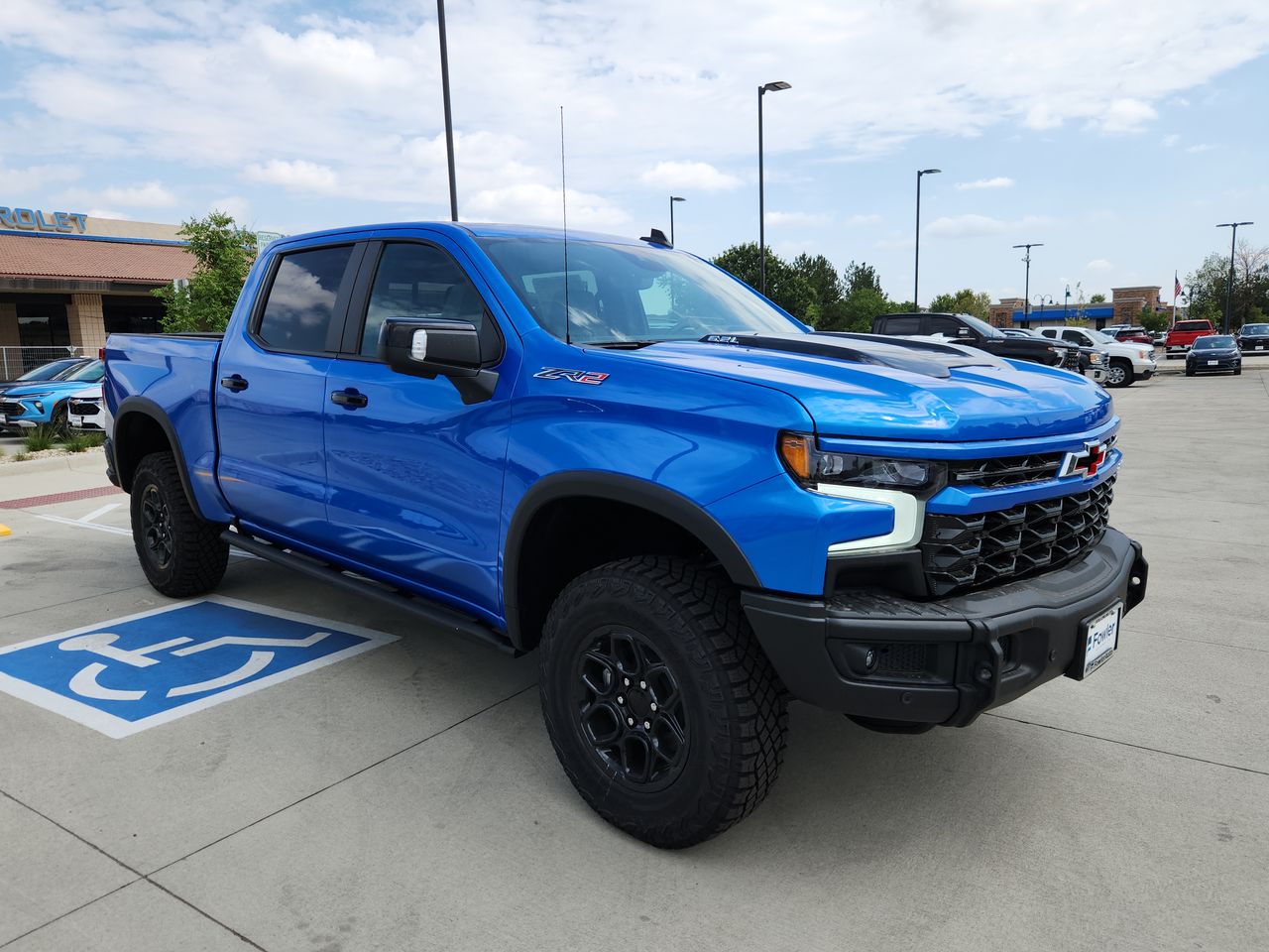 2026 Chevrolet Silverado 1500 ZR2 photo 2