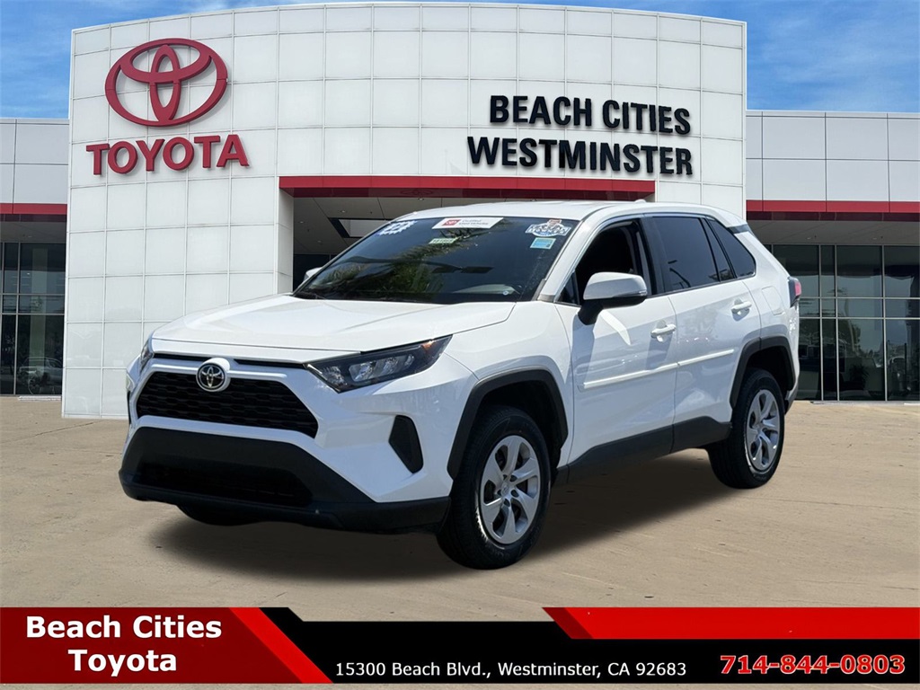 2022 Toyota RAV4 LE photo 3