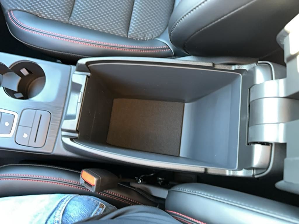 2025 Ford Escape Hybrid ST-Line photo 28