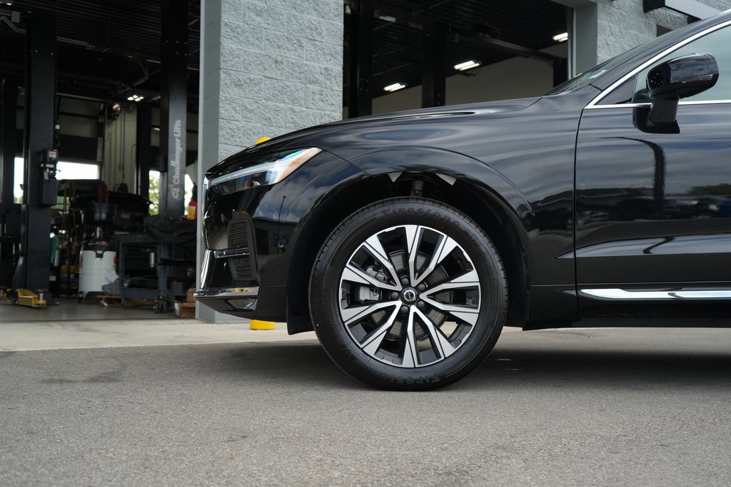 2023 Volvo XC60 B5 Plus photo 8