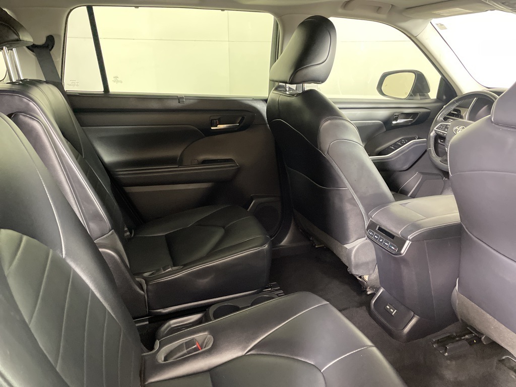 2022 Toyota Highlander XLE photo 15