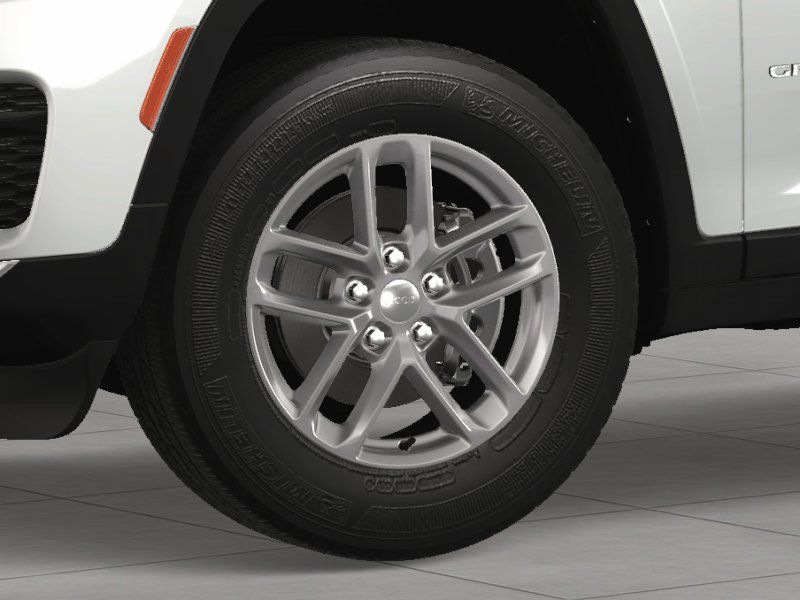 2025 Jeep Grand Cherokee Laredo photo 6