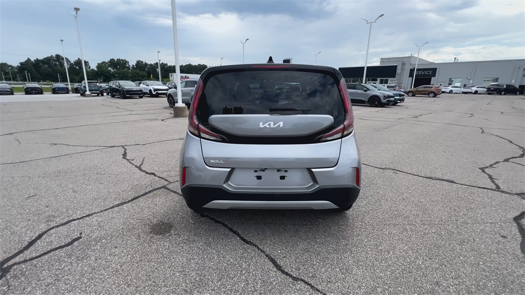 2023 Kia Soul LX photo 5