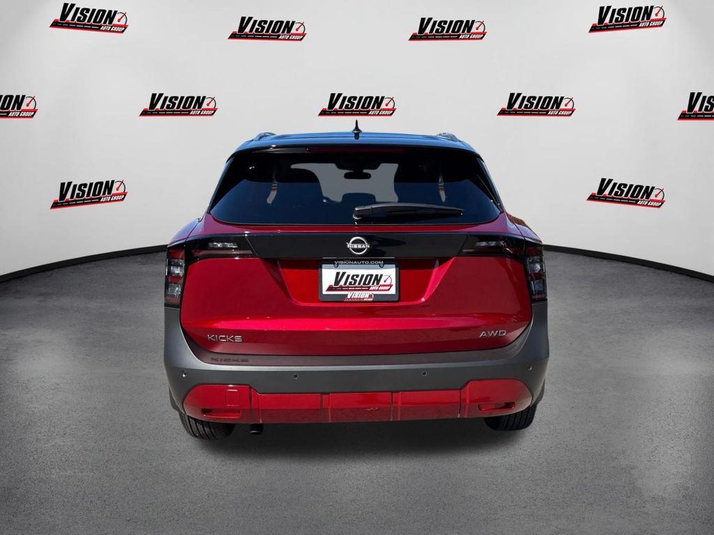 2025 Nissan Kicks SV photo 5