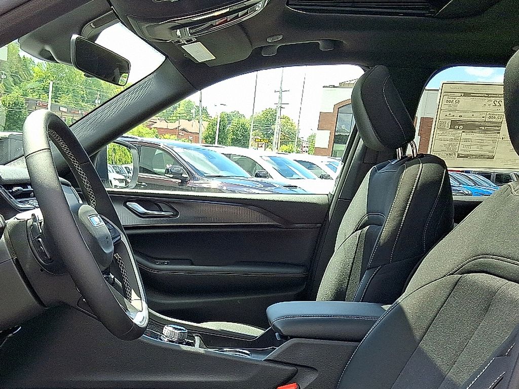 2025 Jeep Grand Cherokee Laredo X photo 13