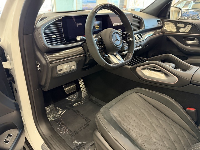 2026 Mercedes Benz GLS AMG 63 4MATIC photo 3