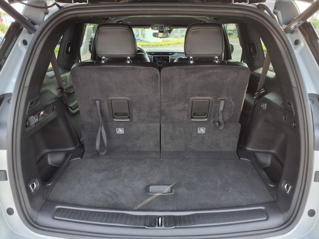 2023 Jeep Grand Cherokee Altitude photo 12