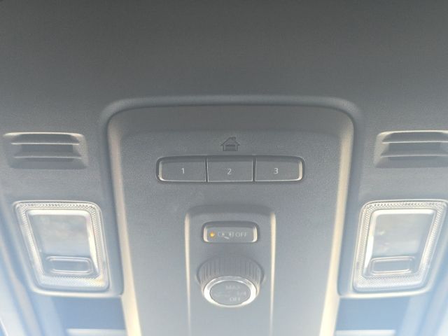 2023 Gmc Yukon SLT photo 35