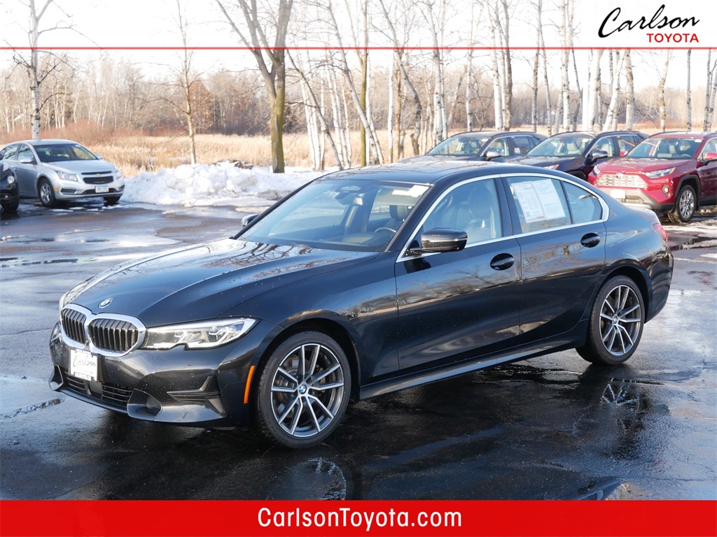 2019 BMW 3 Series 330i's photo