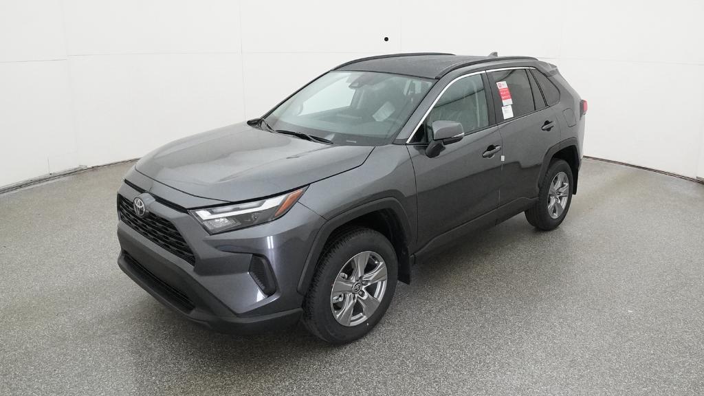 2025 Toyota RAV4 XLE's photo