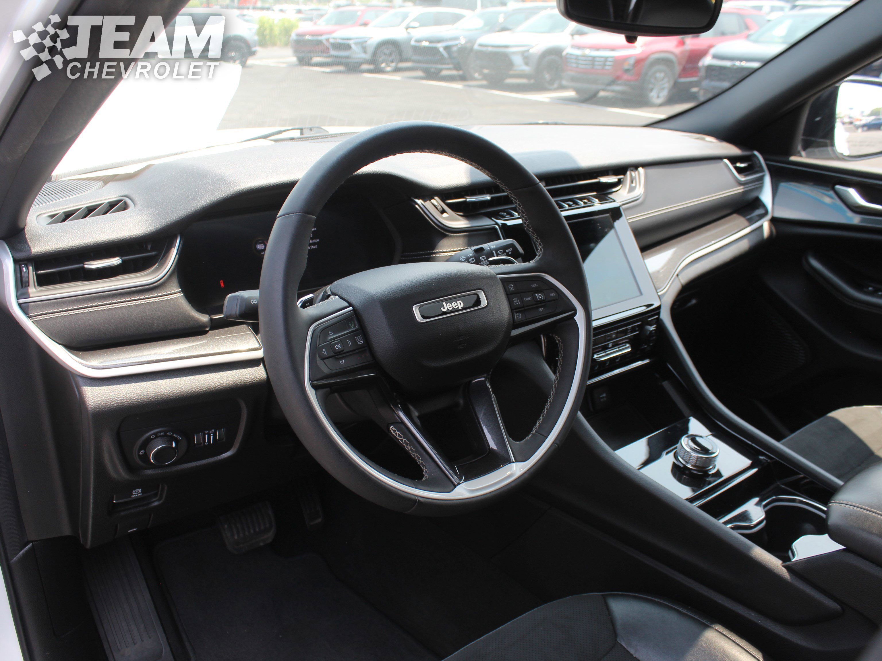 2023 Jeep Grand Cherokee Altitude photo 12