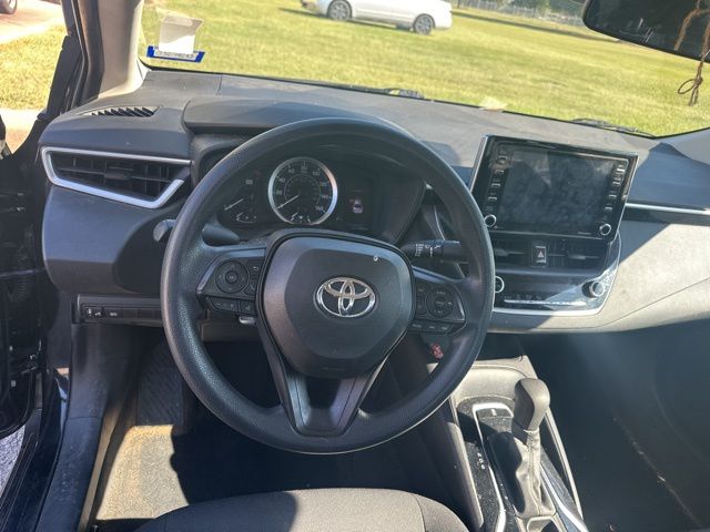 2021 Toyota Corolla LE photo 6