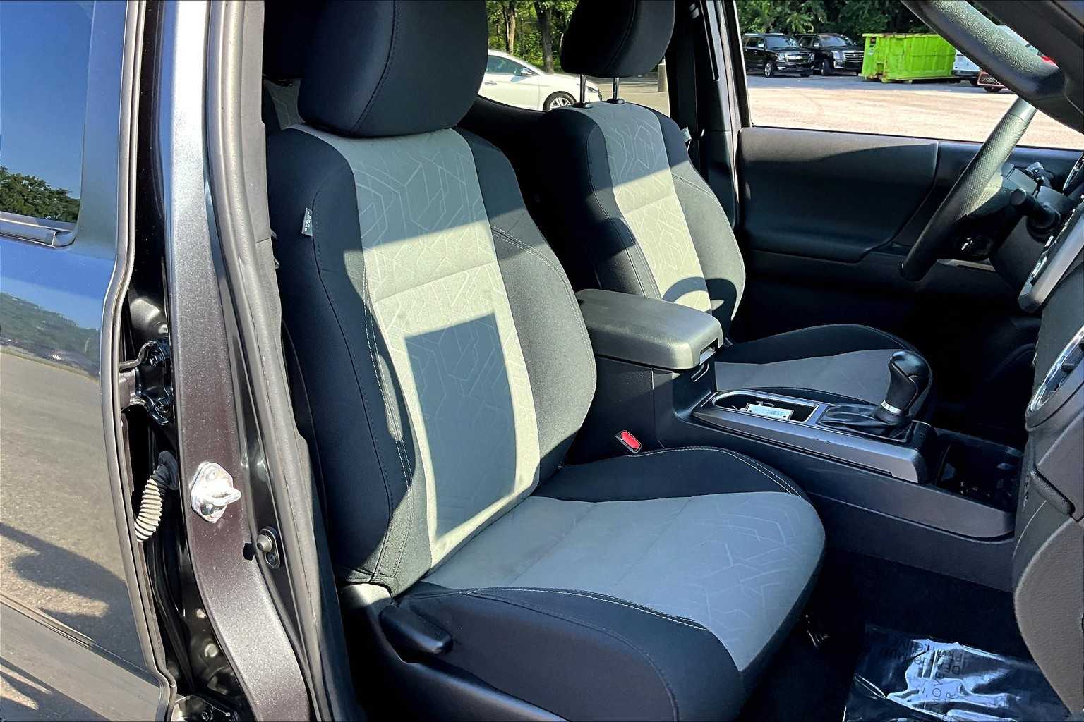 2023 Toyota Tacoma TRD Double Cab V6 photo 8