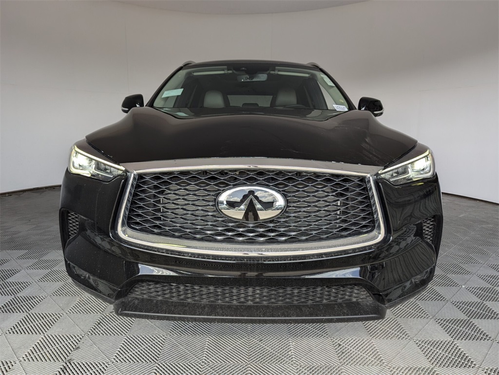 2025 Infiniti QX50 Luxe AWD photo 3