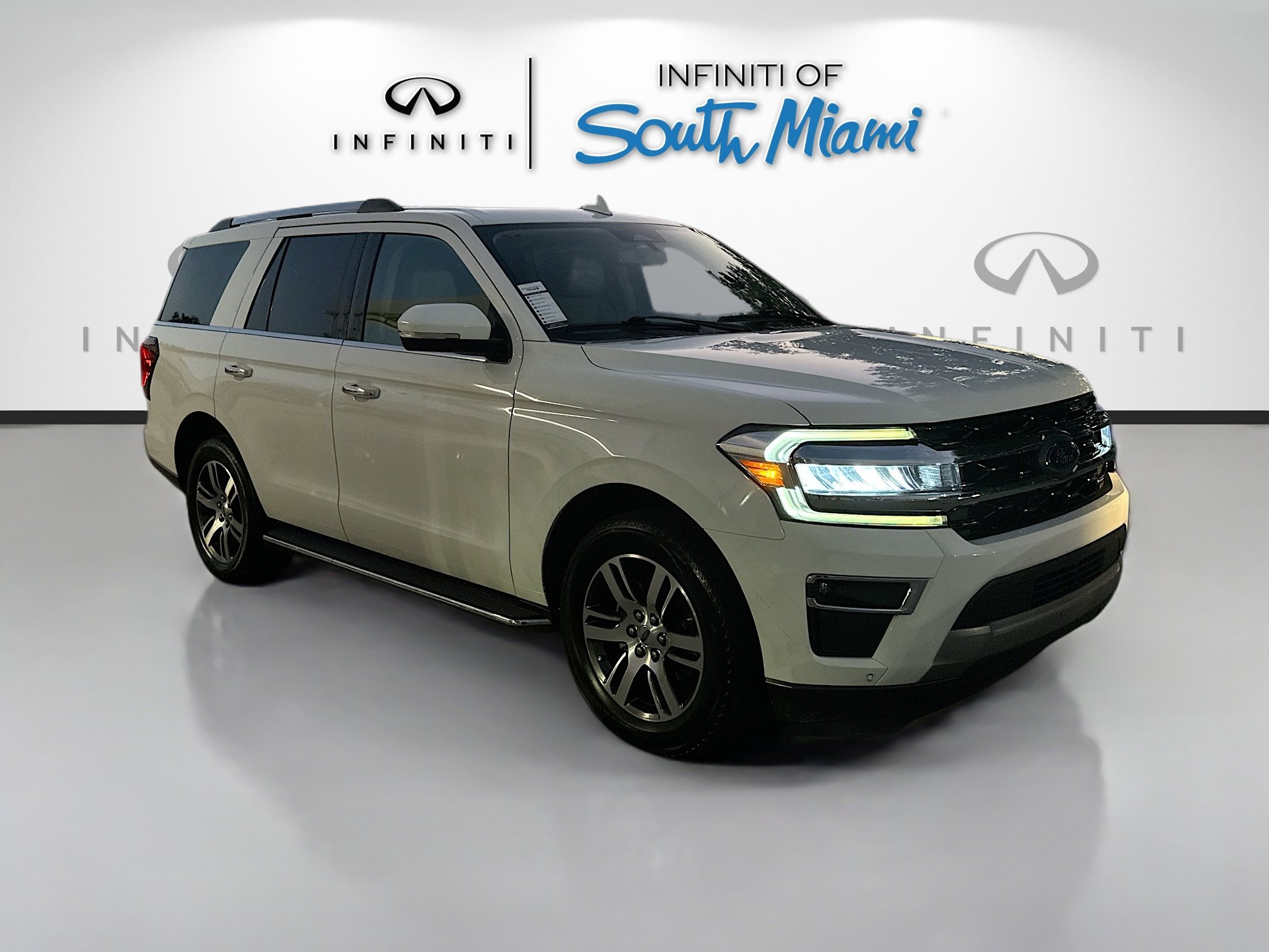 2023 Ford Expedition Limited's photo